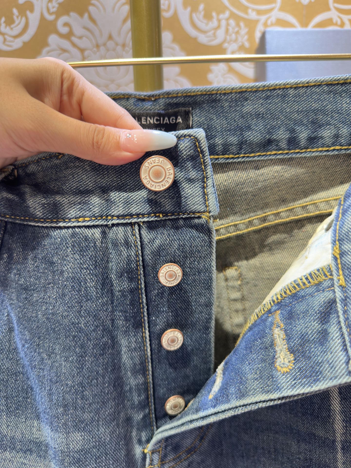 Balenciaga P400 牛仔水仔裤 - 手工做旧の高級デニム