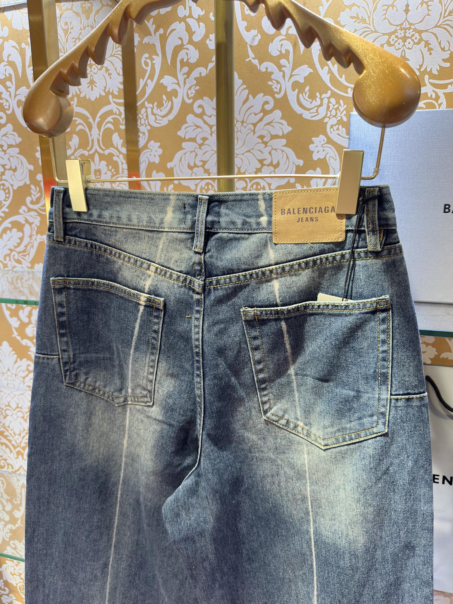 Balenciaga P400 牛仔水仔裤 - 手工做旧の高級デニム