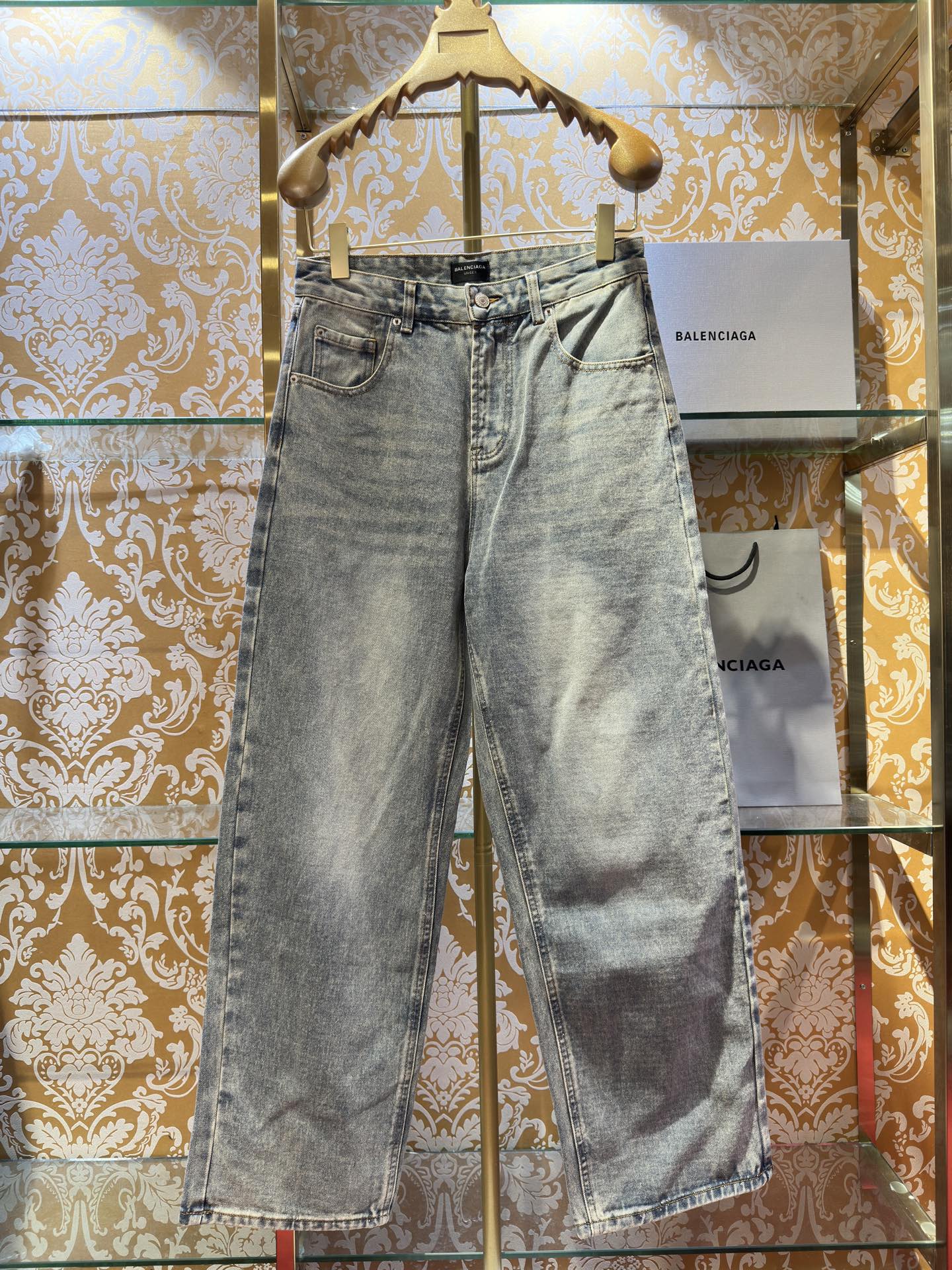 Balenciaga p400 牛仔水仔裤 - 高級工艺と独特な質感