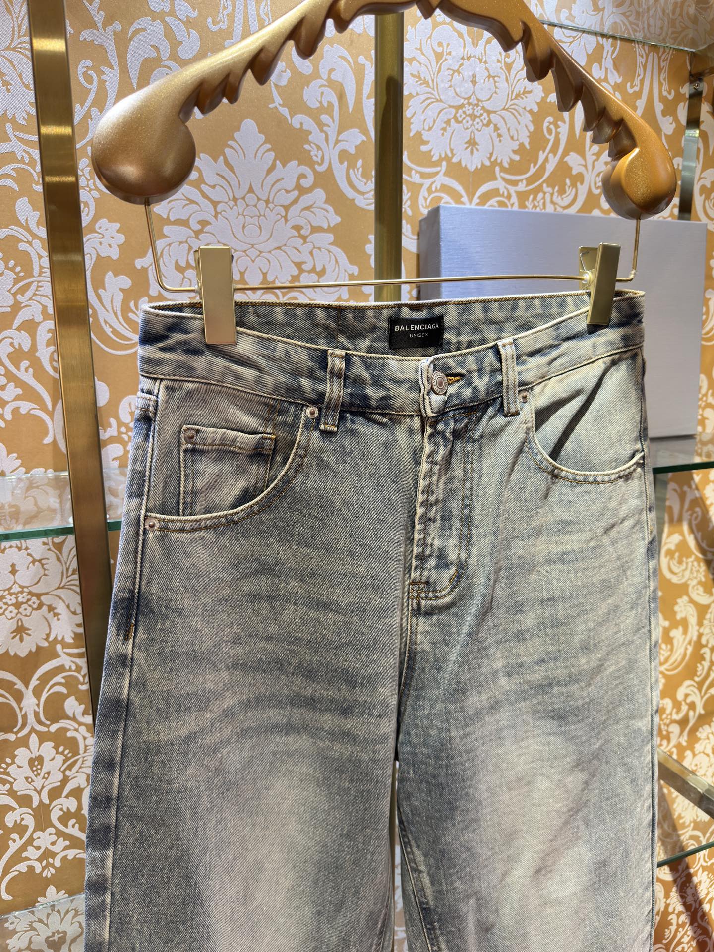 Balenciaga p400 牛仔水仔裤 - 高級工艺と独特な質感