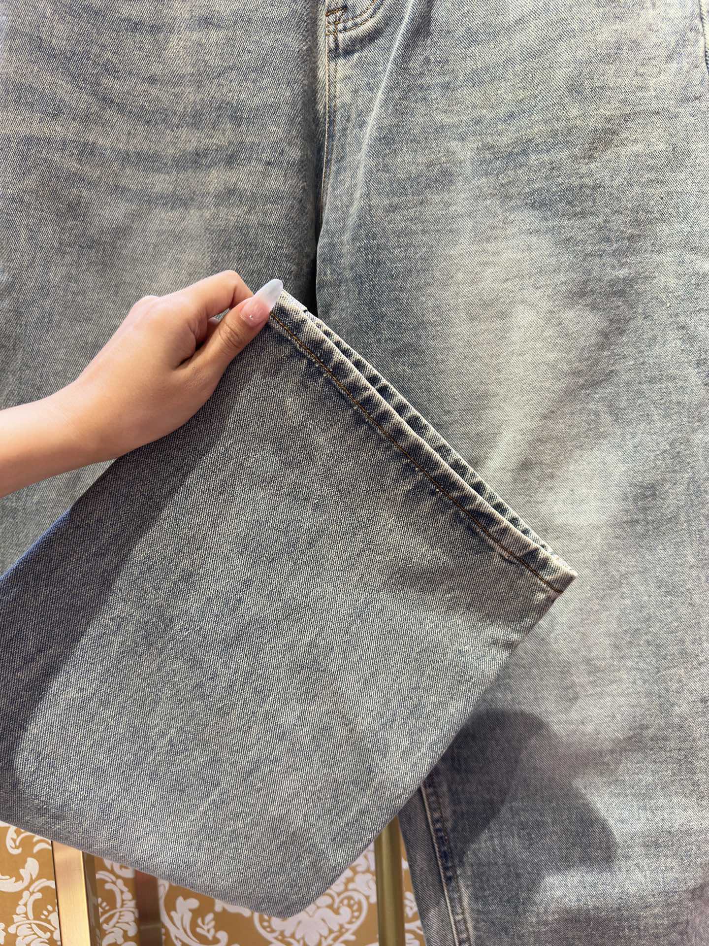 Balenciaga p400 牛仔水仔裤 - 高級工艺と独特な質感