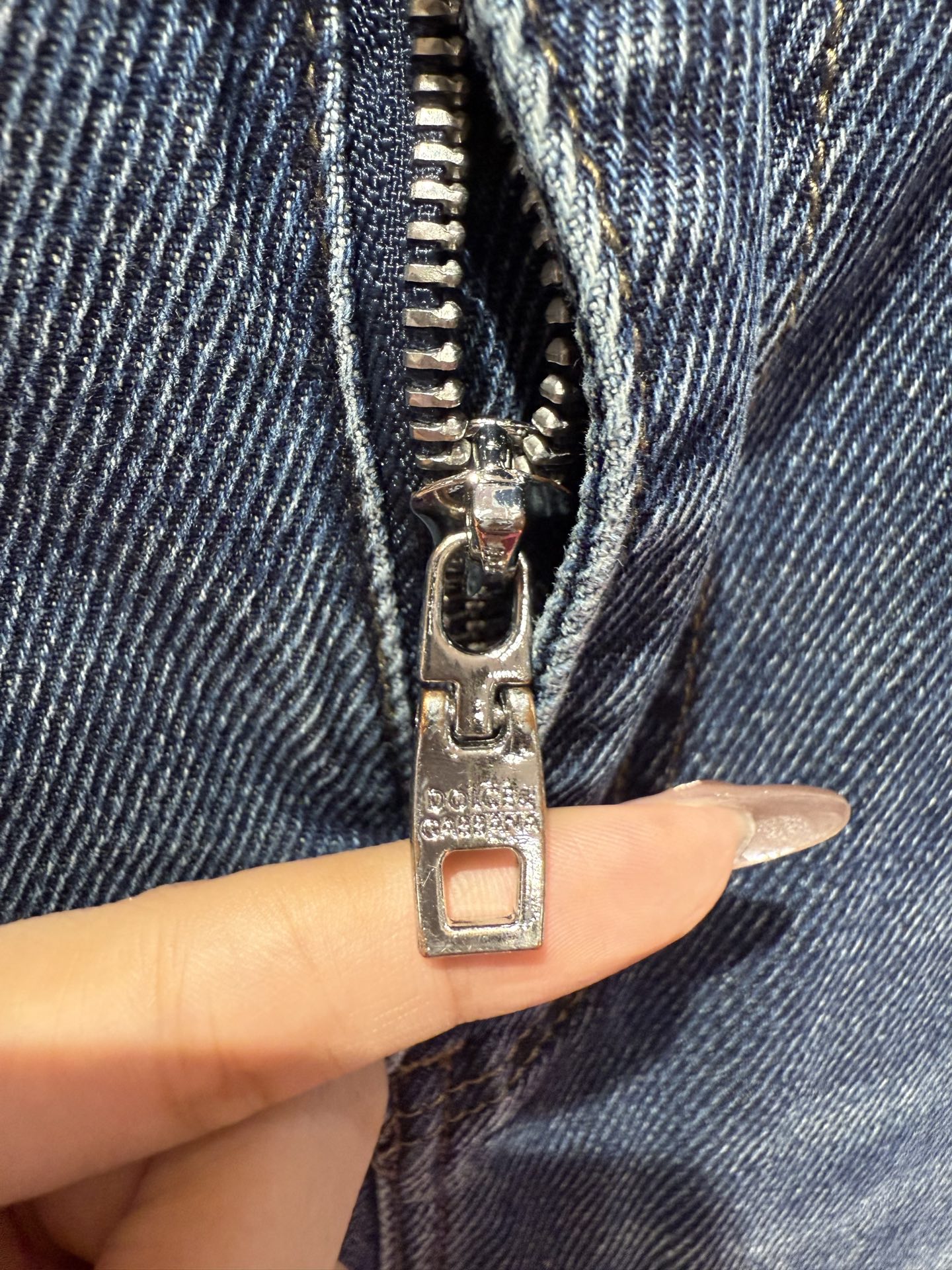 DOLCE & GABBANA p400 デニムパンツ 修身小直筒型