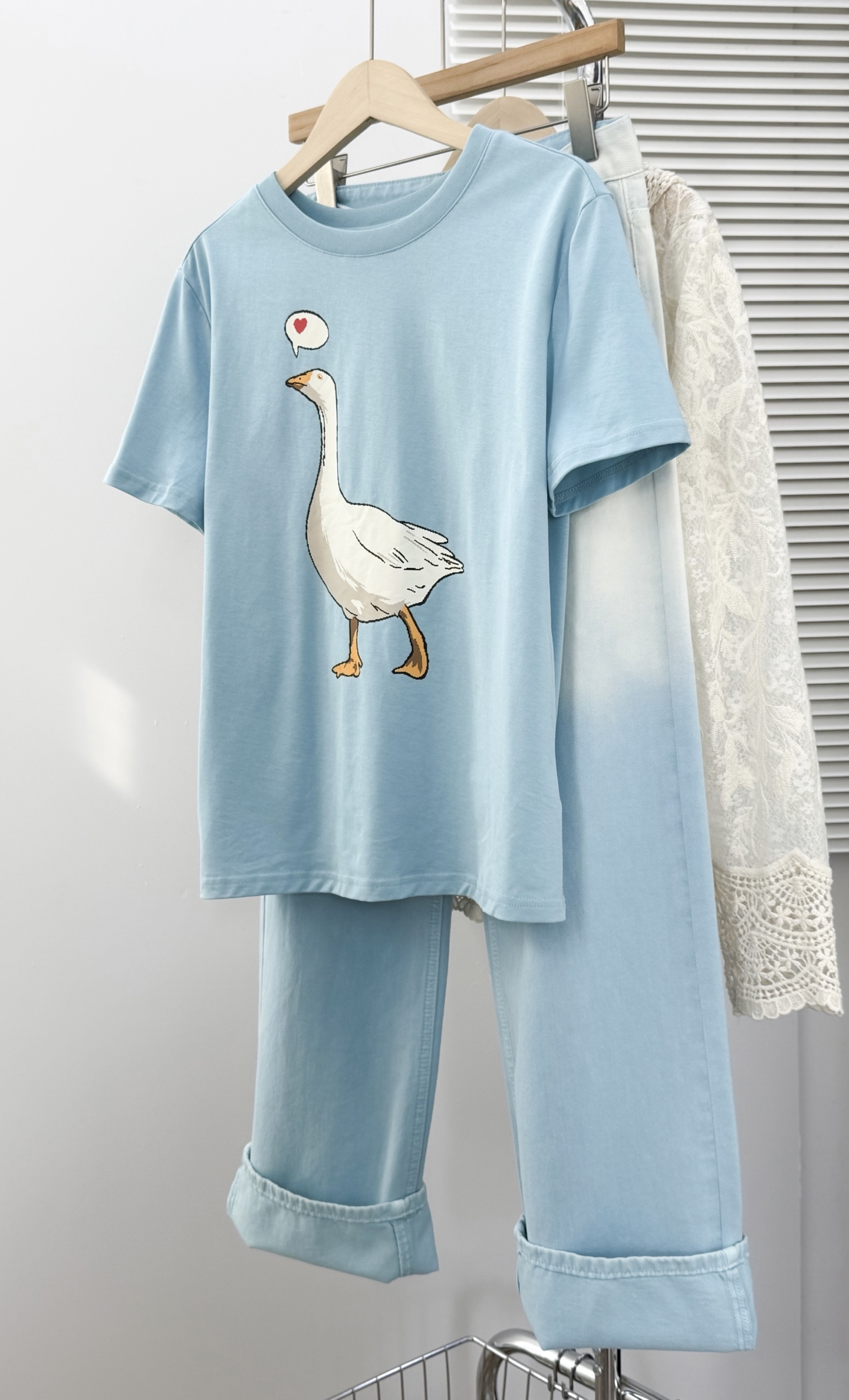 High-Quality Female Summer T-Shirt Suit with Support Swaps and Packaged Max - 图片 8