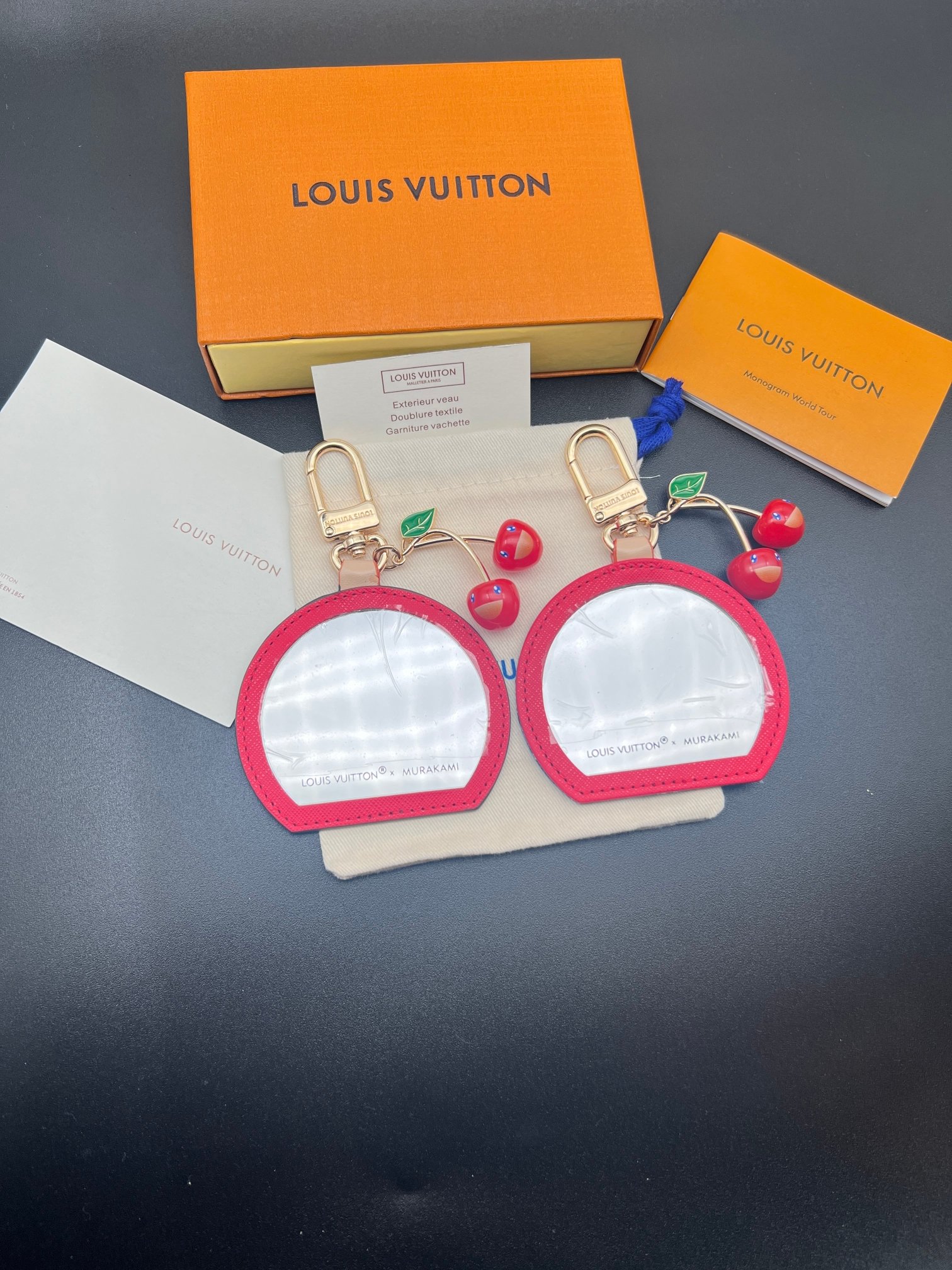 新品❗️ M02830(对版兰色眼睛)
☀️Louis Vuitton 路易威登LV x TM CERI