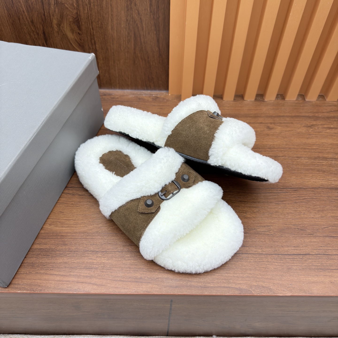 NO:612199,Brown, furry shoes and slippers, slippers19860909咖色,毛毛鞋拖鞋,slippers,Women's Shoes