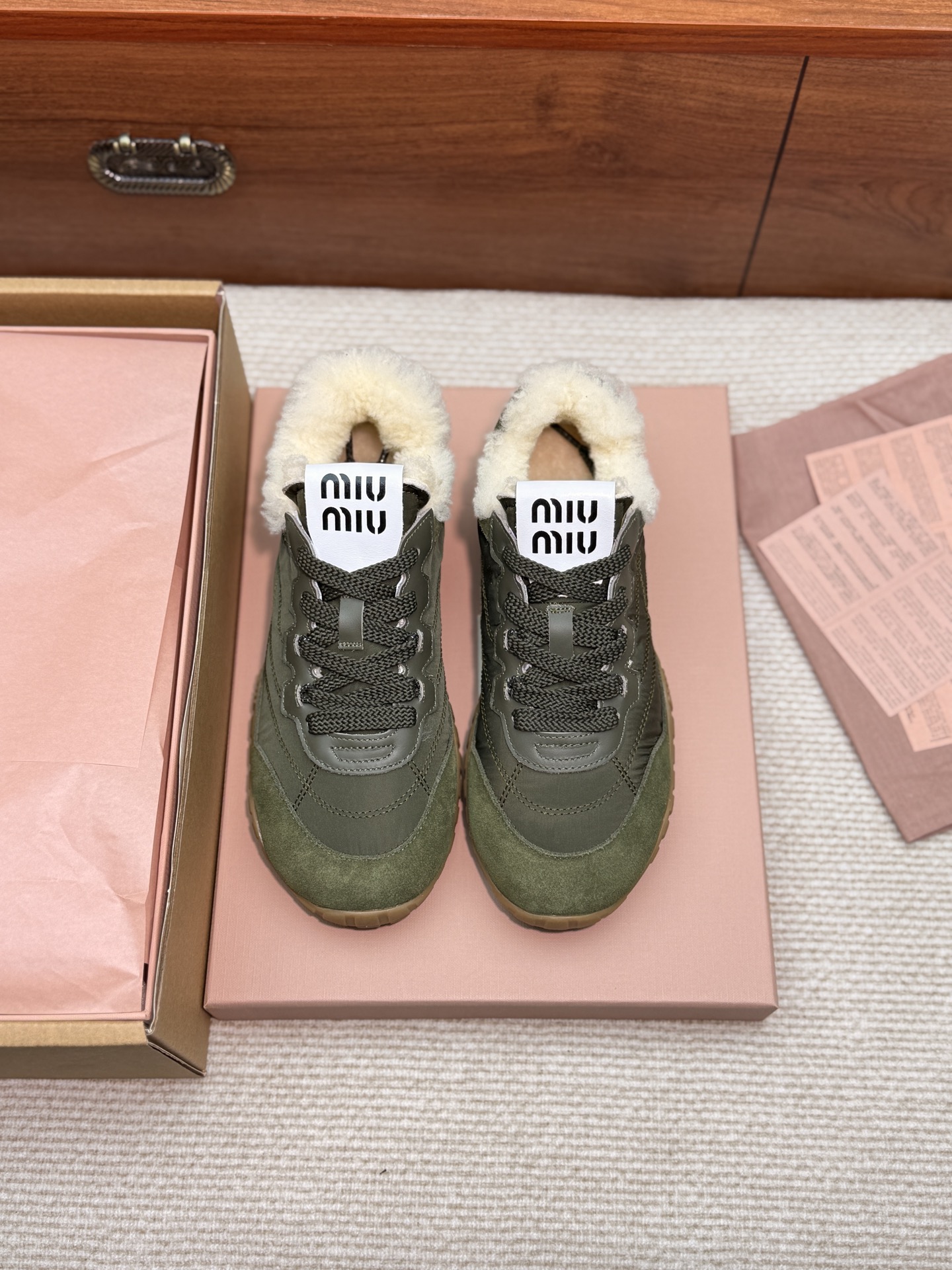 NO:630972,Green, casual shoes/sneakers, fur shoes, sneakers19860909绿色,休闲鞋/运动鞋毛毛鞋,sneakers,Women's Shoes