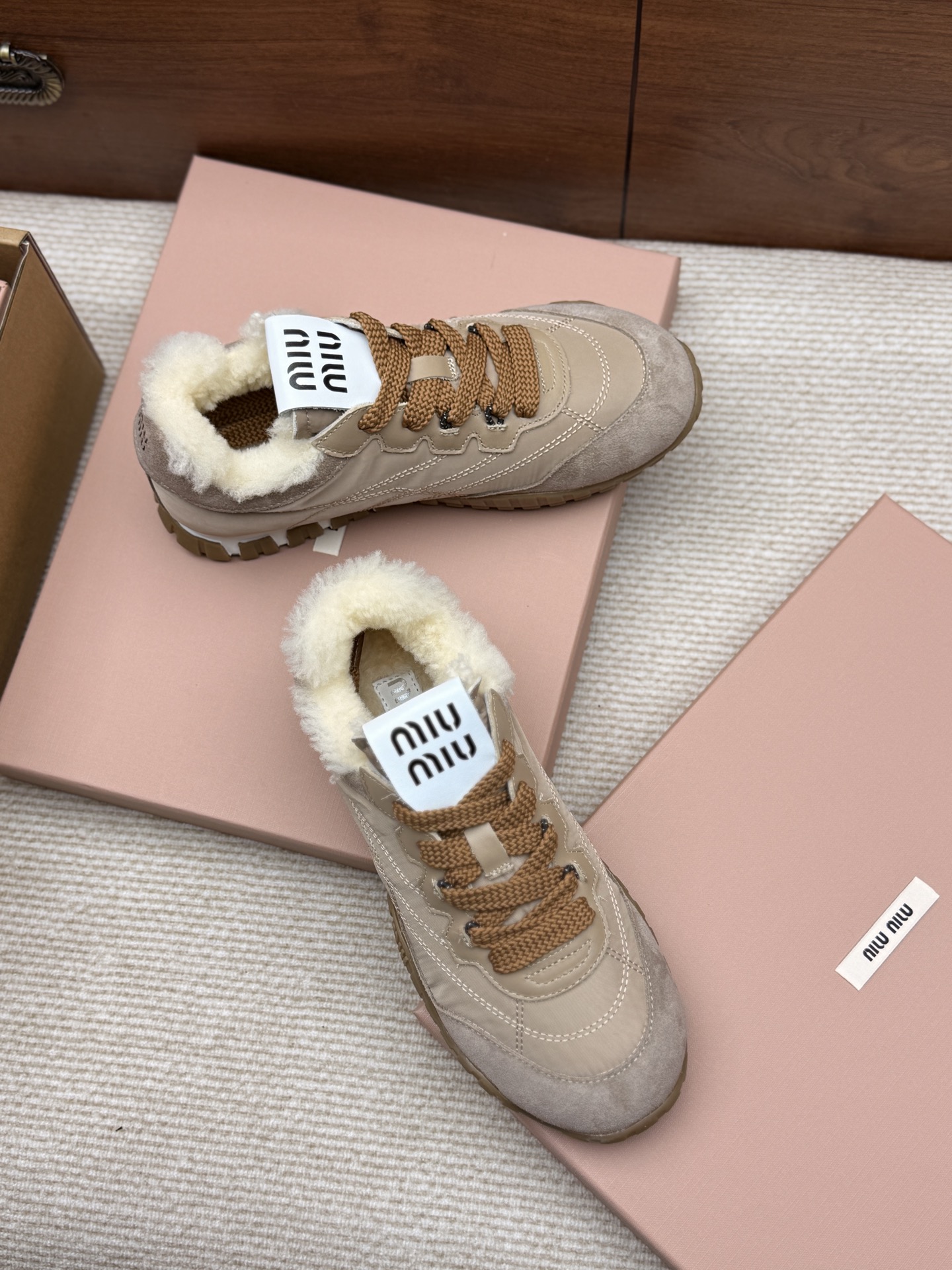 NO:630975,Milk tea color, casual shoes/sneakers, woolen shoes, sneakers19860909奶茶色,休闲鞋/运动鞋毛毛鞋,sneakers,Women's Shoes