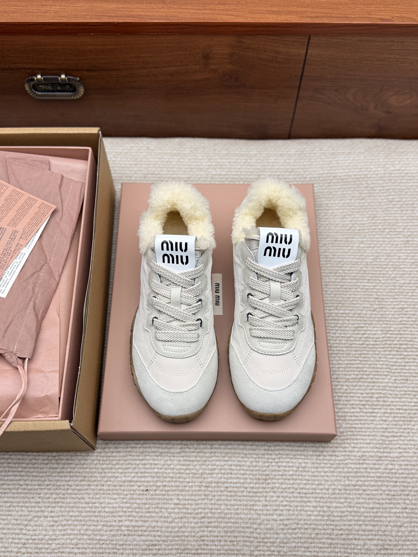 NO:630952,White, casual shoes/sneakers, fur shoes, sneakers19860909白色,休闲鞋/运动鞋毛毛鞋,sneakers,Women's Shoes