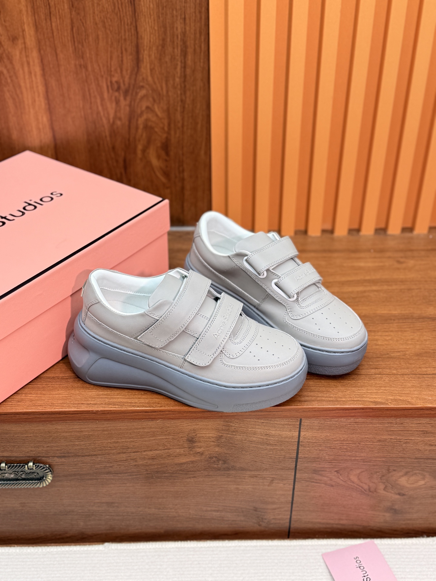 NO:680210,gray,casual shoes/sneakers,sneakers19860909灰色,休闲鞋/运动鞋,sneakers,Women's Shoes