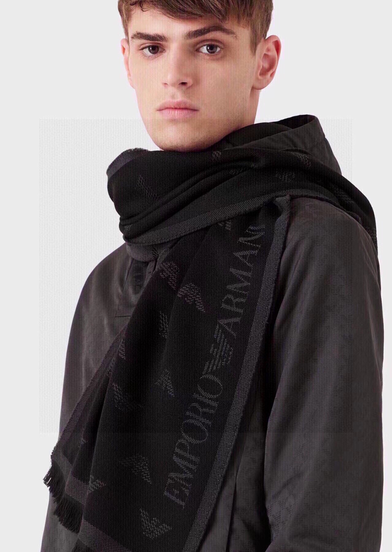 NO:172789,Armani's latest men's scarf is generous and simple. It is the only pursuit of successful men. Classic pattern matching LOGO design. Fashion tones are full of steady atmosphere. Meet all your requirements for fashion and quality. Size 180x35, high-end scarf, armani, armani19860909阿玛尼（ARMANI）最新男士围巾 大方 简约 是成功男士不二追求 经典图案搭配LOGO设计 时尚色调 充满了稳重的氛围 满足你对时尚跟品质的所有要求,尺寸180x35,高版本围巾,armani,armani,scarf