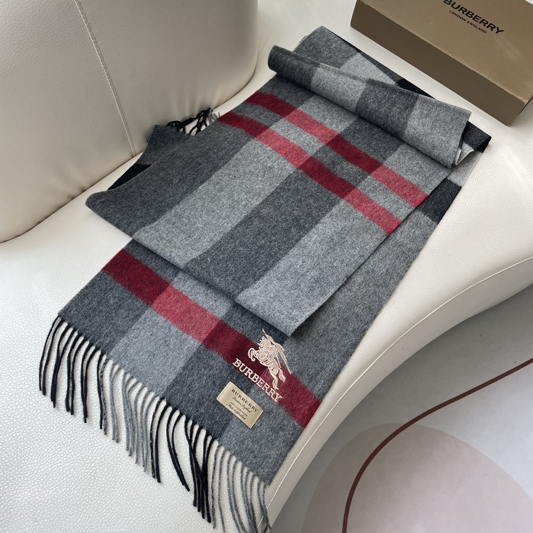 王牌口碑burberry深度水波纹经典羊绒格子围巾专柜最新品相目前专柜都换上了新标经典中的经典.全品相其