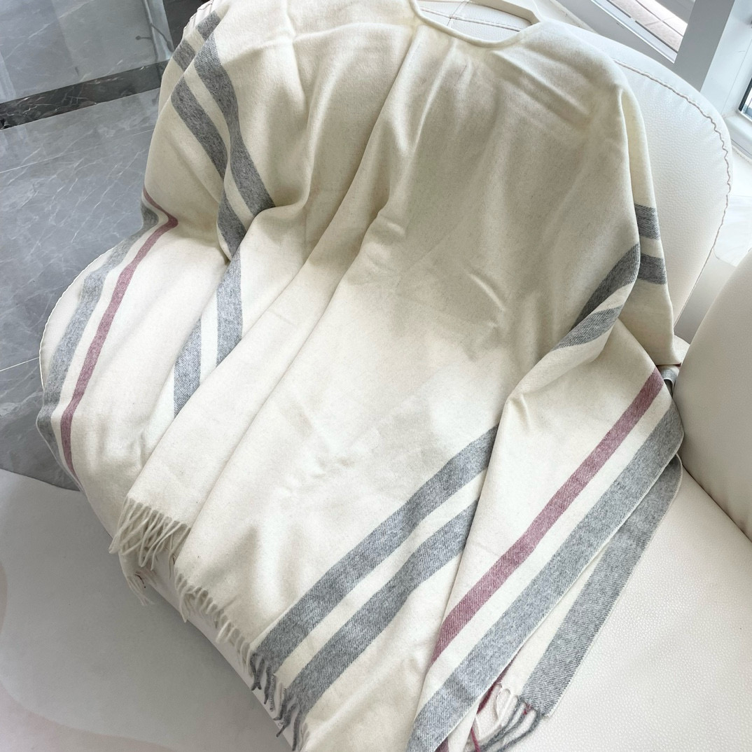 Maxmara Fall/Winter Cape: Luxurious, Soft, and Warm Mother’s Price Recommended - 图片 4