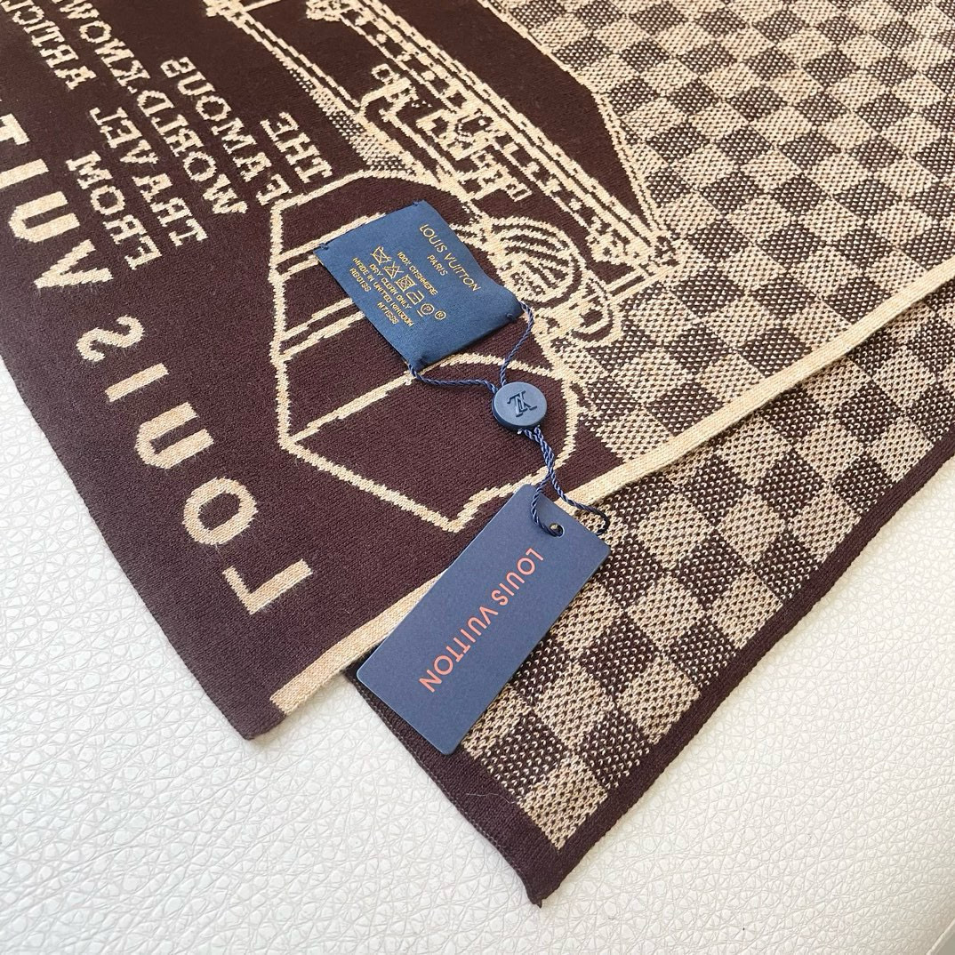  爆款上新 情侣款👍👍LV 独家牛货🐂  奢华尽在尺寸之间，高端品质‼️具有超高羊绒品质才会被此品牌青睐