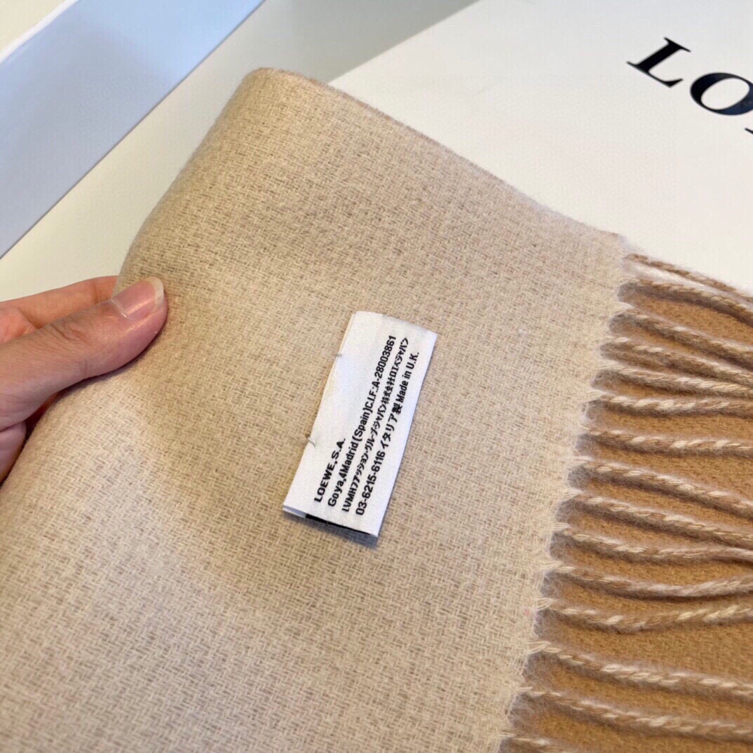  爆款上新 情侣款👍👍罗意威 独家牛货🐂  奢华尽在尺寸之间，高端品质‼️具有超高羊绒品质才会被此品牌青