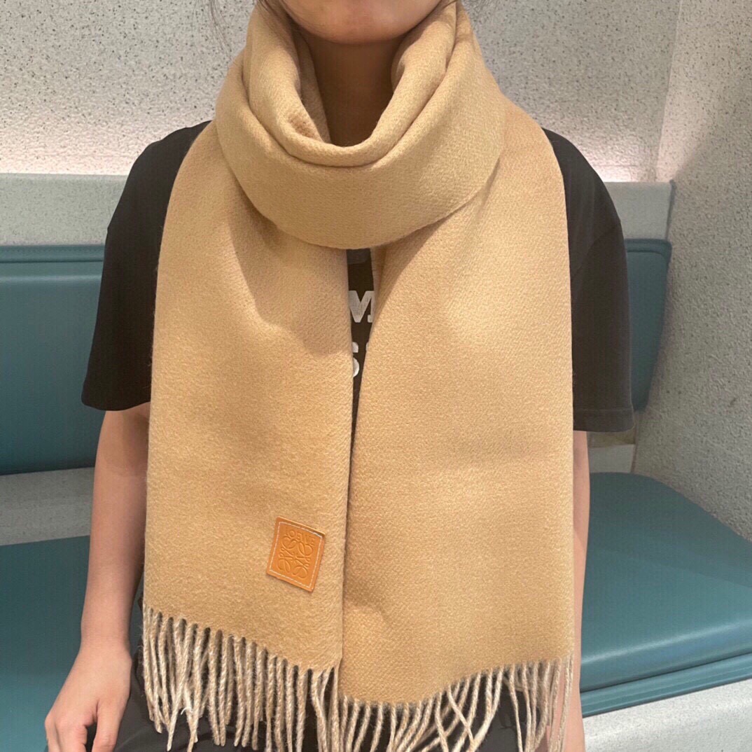  爆款上新 情侣款👍👍罗意威 独家牛货🐂  奢华尽在尺寸之间，高端品质‼️具有超高羊绒品质才会被此品牌青