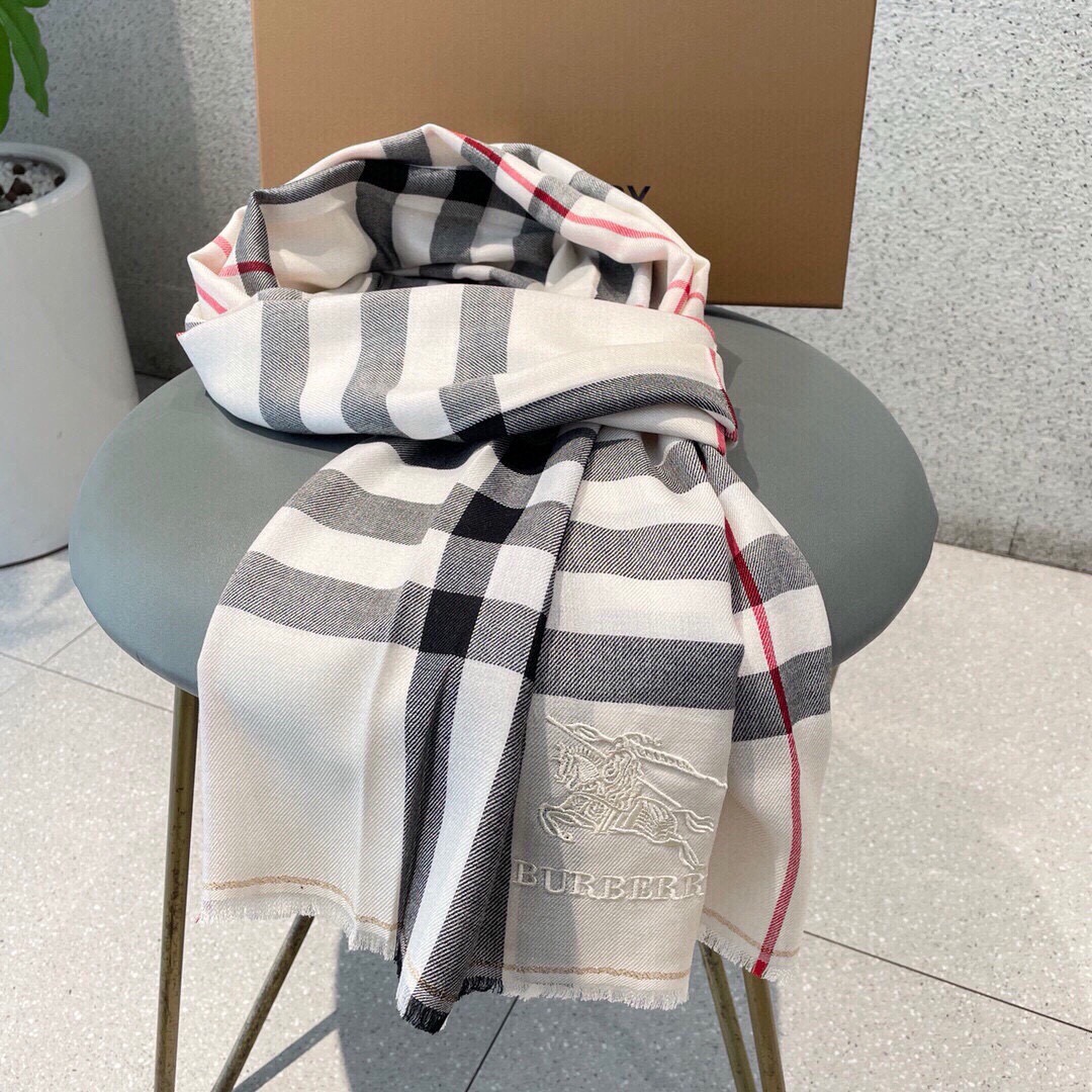  巴宝利💋新款到😍手慢🈚️抢‼️‼️👏💙顶级原单正品旷世绝美顶级高端货👼【绝对值得珍藏👍】👏香奈儿绝美百