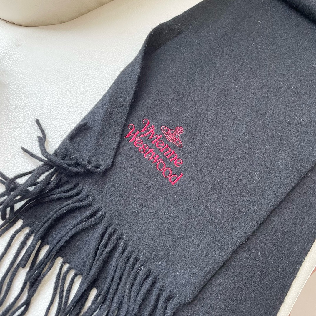 ✨✨英国朋克教母“西太后Vivienne Westwood”最爱的土星❗❗从精神上，Vivenne We