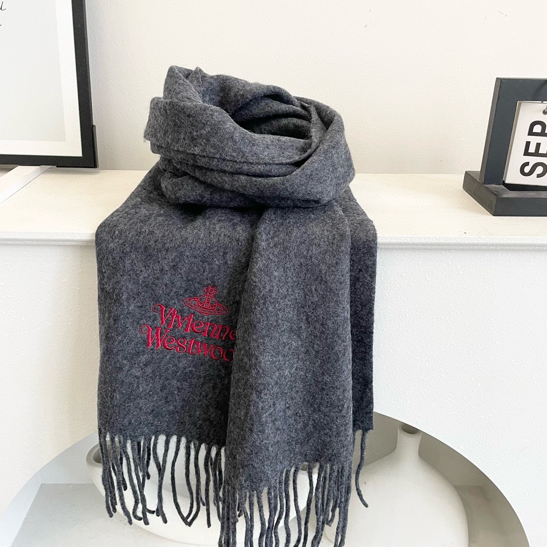 ✨✨英国朋克教母“西太后Vivienne Westwood”最爱的土星❗❗从精神上，Vivenne We