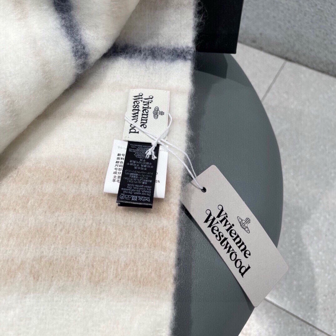   2025小红书走火爆款 𝐕𝐢𝐯𝐢𝐞𝐧𝐧𝐞 𝐖𝐞𝐬𝐭𝐰𝐨𝐨𝐝🪐✨
经典大土星马海毛围巾 vivienn