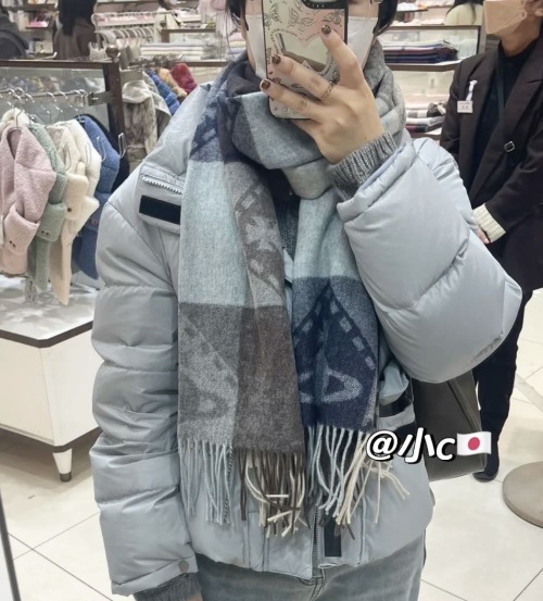 Vivienne Westwood Classic Saturn Scarf, Stylish and Warm, 50*180 cm 1 Vivienne Westwood Classic Saturn Scarf, Stylish and Warm, 50*180 cm