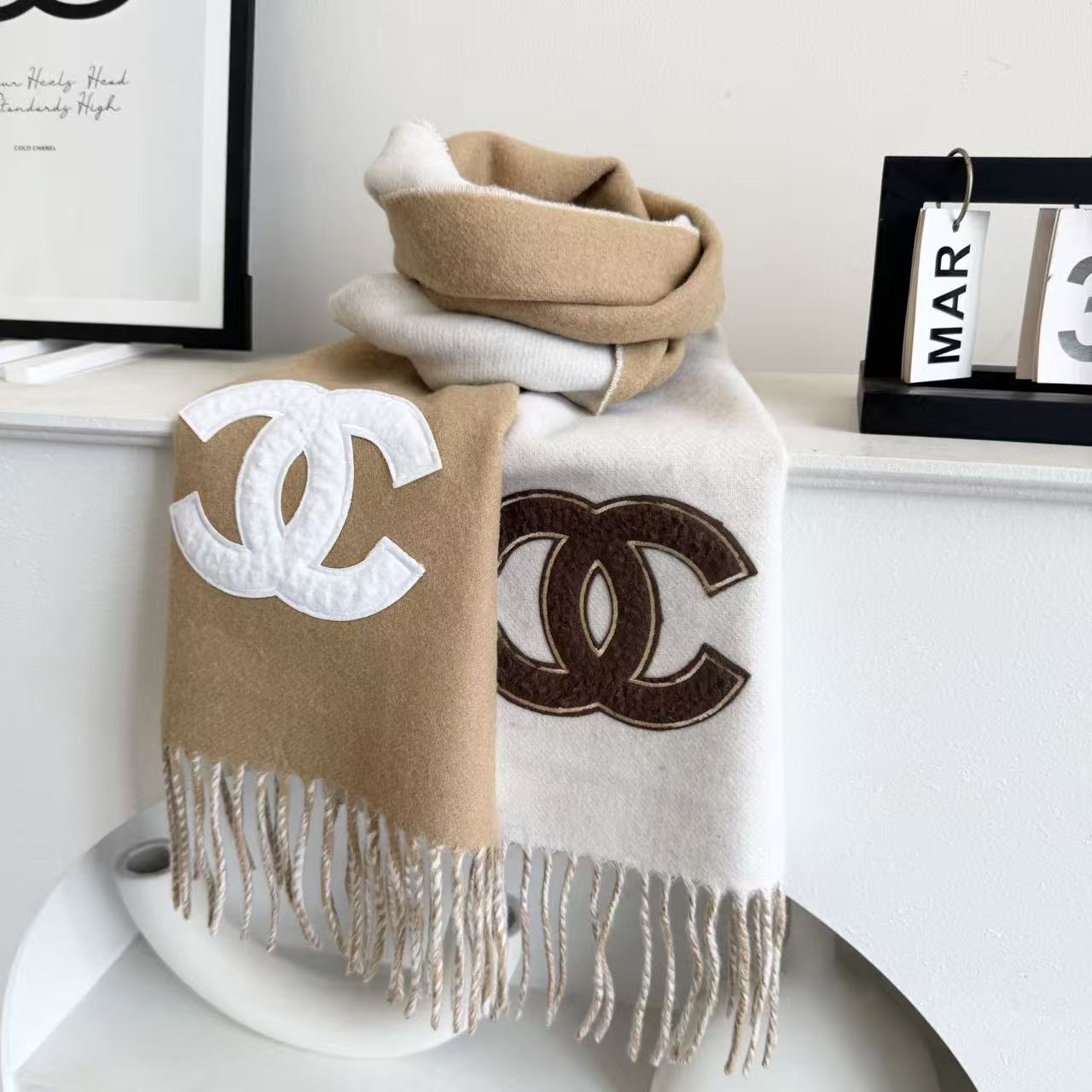  年前最后的尾巴，香24 k热乎乎的来了！真香必入款！！！直跺脚地喜欢！高级又带点时髦的趣味！！老友必收