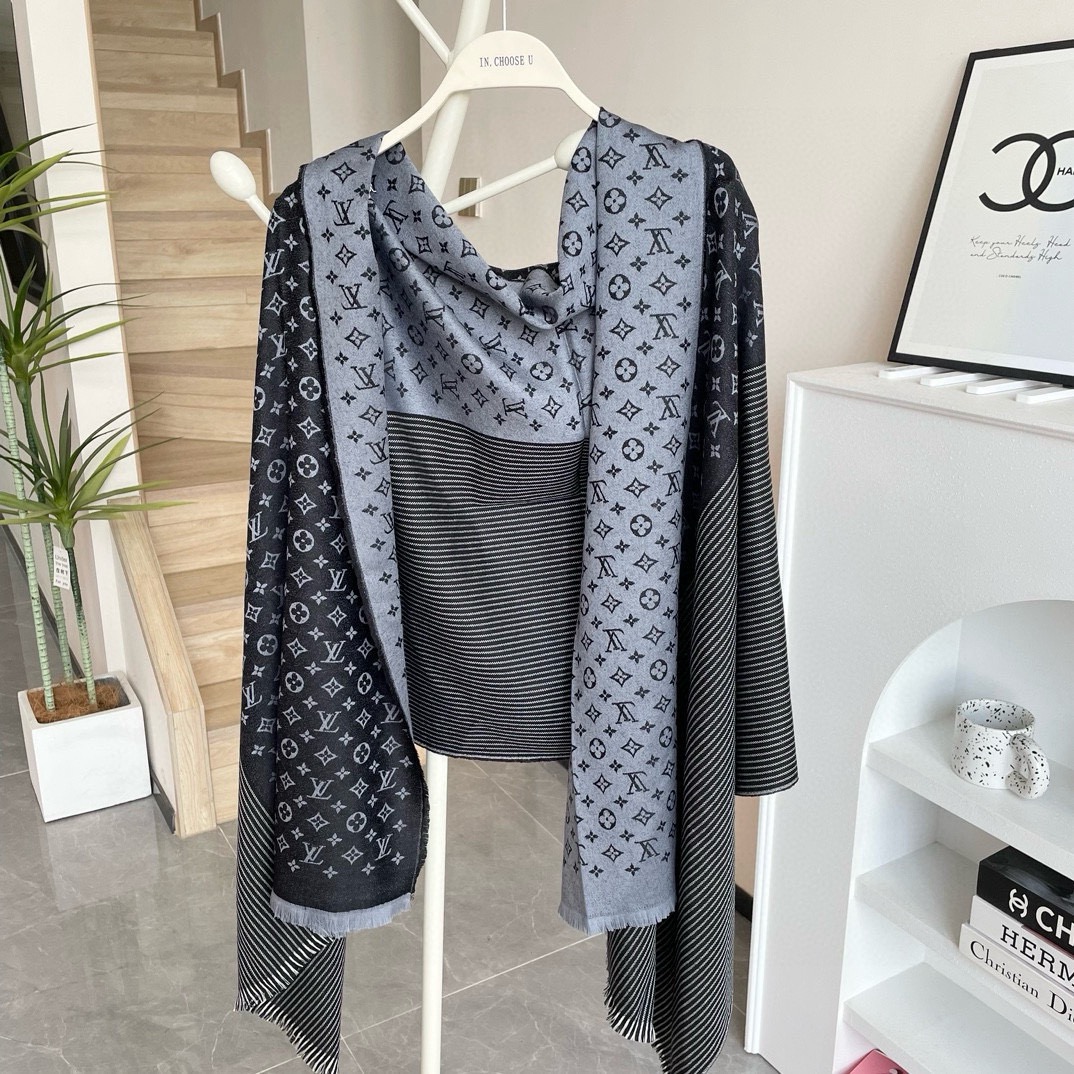  【围巾型号M71227】路易威登重磅原单，一模一样 LV专柜新色 出口境外。专柜的最新限量双面拼色‼️