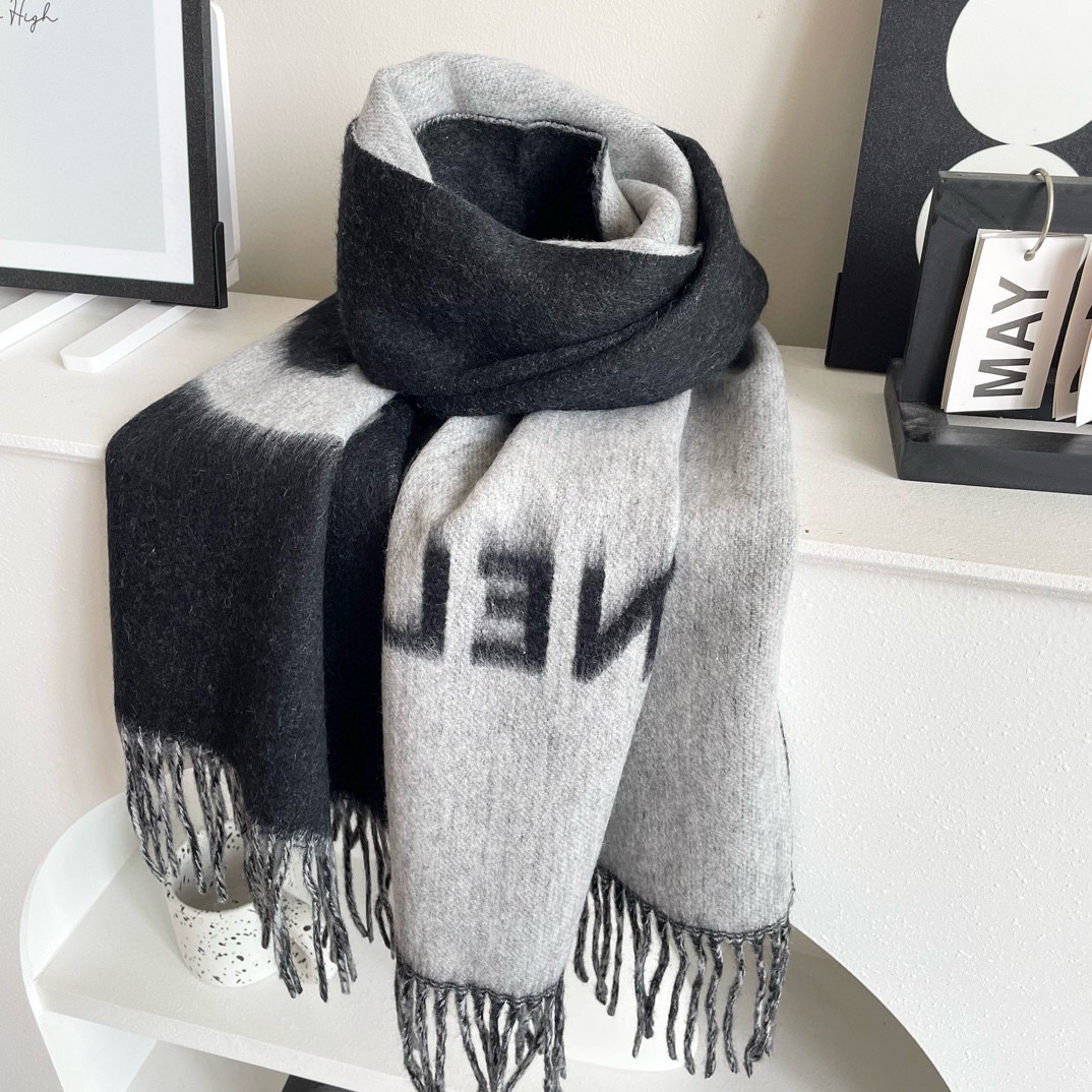  新款 羊绒版本出货啦 重磅推荐‼️CHANEL羊绒长巾👏顶级原单品质旷世绝美【小香披肩】羊绒围巾，顶级