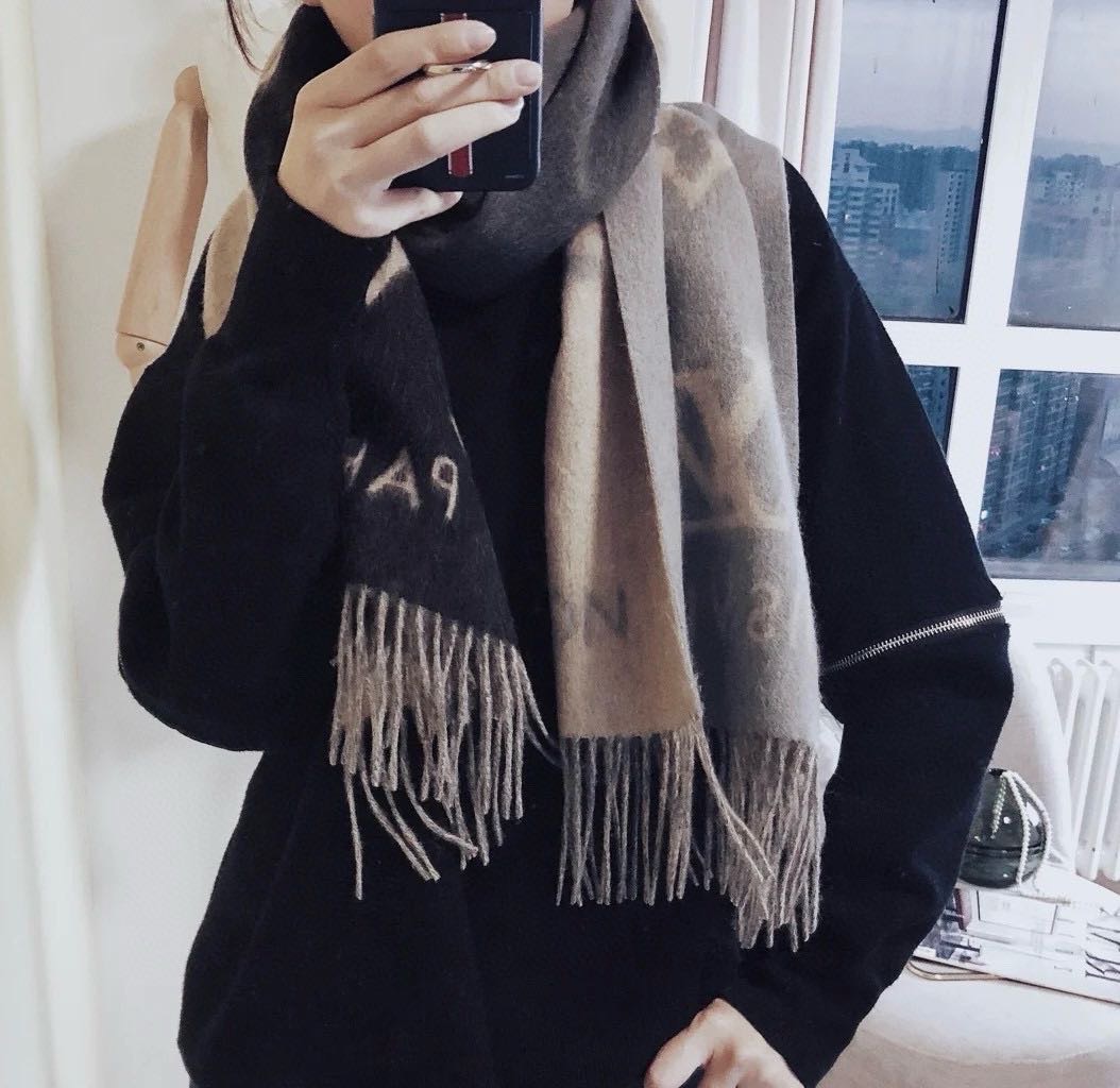 ✨✨LV万众瞩目的货品 前后经历了足足四个月的摸索打版 总算不负众望将最好的东西呈现给大家 看似简单的三