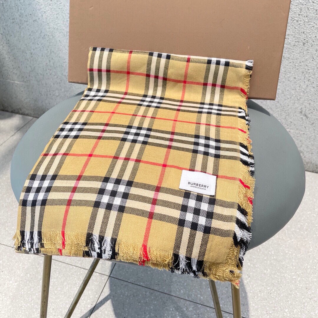  要顶级品质看过来👑👑原单货 🎁 B家【双面长巾】，这才是硬货，殿堂级御用推荐！高出镜率单品，顶级羊绒两