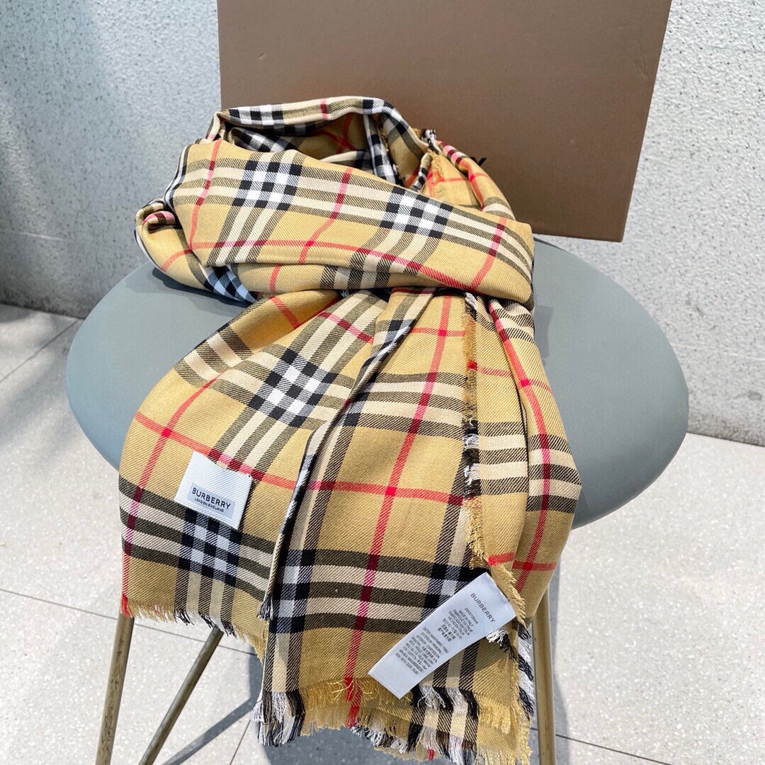  要顶级品质看过来👑👑原单货 🎁 B家【双面长巾】，这才是硬货，殿堂级御用推荐！高出镜率单品，顶级羊绒两