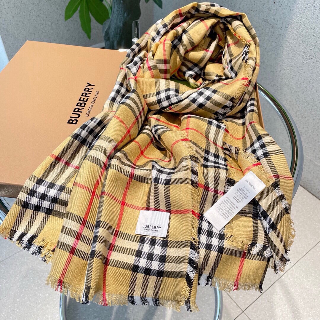  要顶级品质看过来👑👑原单货 🎁 B家【双面长巾】，这才是硬货，殿堂级御用推荐！高出镜率单品，顶级羊绒两