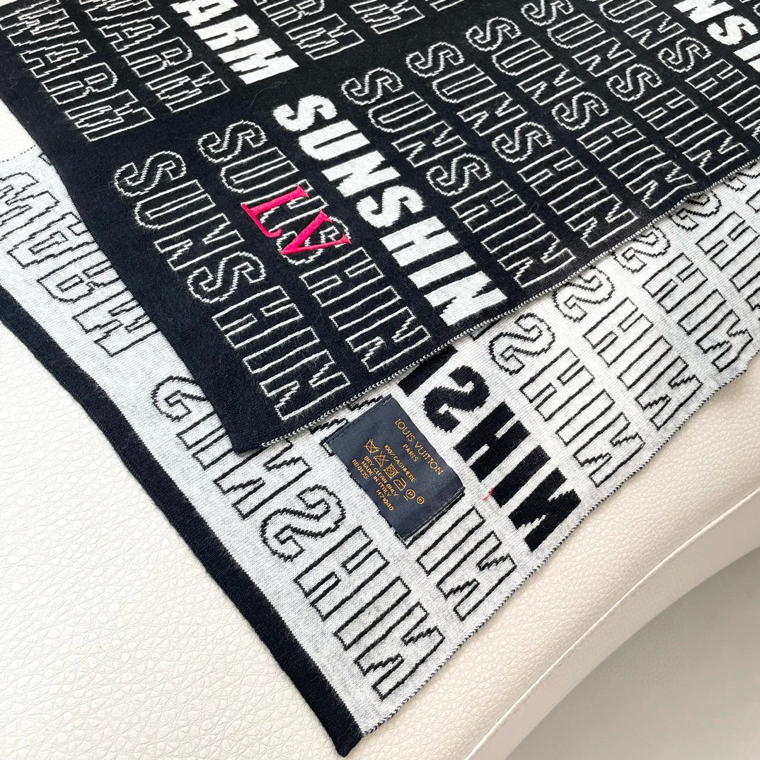  爆款上新 情侣款👍👍LV 独家牛货🐂  奢华尽在尺寸之间，高端品质‼️具有超高羊绒品质才会被此品牌青睐