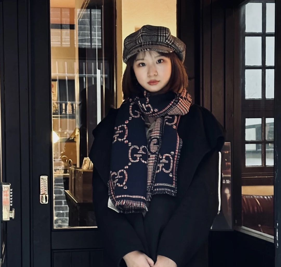   Gucci  · 古奇经典羊绒披肩围巾❗来个硬货.麻溜的安排上.纯正出口❗原订单已经交货一批，其中一