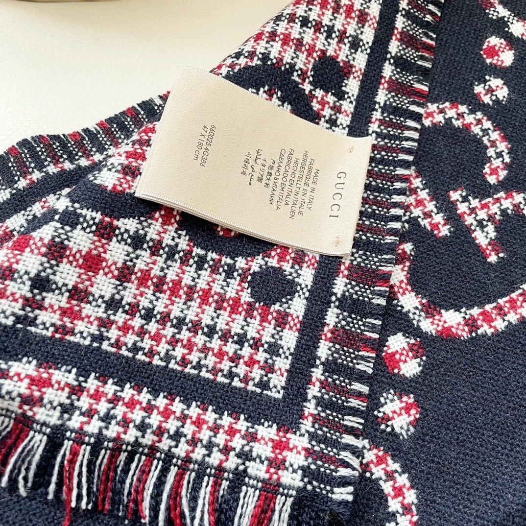   Gucci  · 古奇经典羊绒披肩围巾❗来个硬货.麻溜的安排上.纯正出口❗原订单已经交货一批，其中一