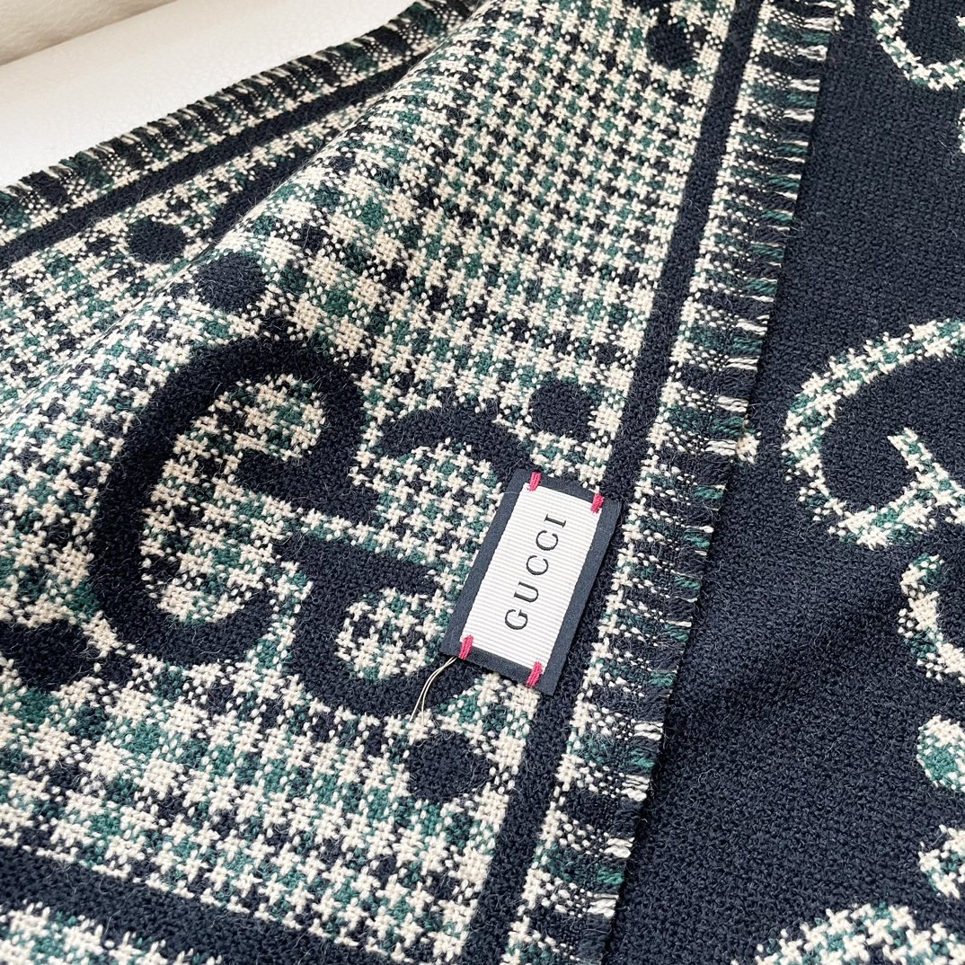  Gucci  · 古奇经典羊绒披肩围巾❗来个硬货.麻溜的安排上.纯正出口❗原订单已经交货一批，其中一