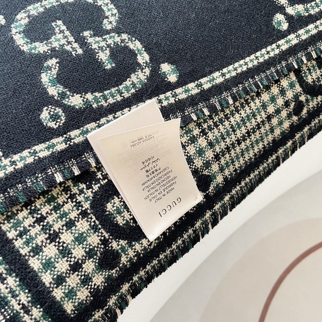   Gucci  · 古奇经典羊绒披肩围巾❗来个硬货.麻溜的安排上.纯正出口❗原订单已经交货一批，其中一