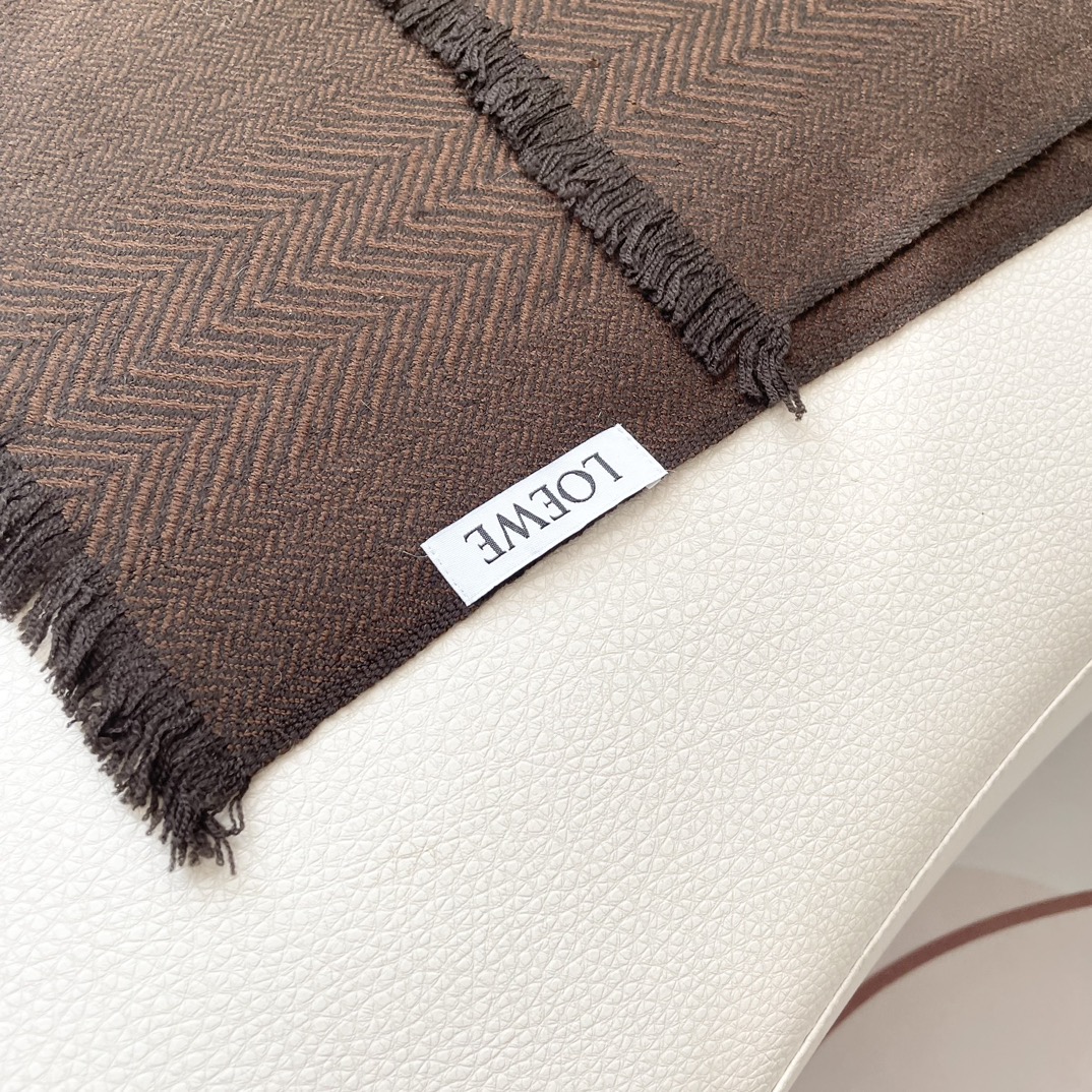 。爆款‼️顶级高尖端⚠️【LOEWE罗意威直供迪拜出口货‼️】🎀官网双面罗意威新品✨双面羊绒围巾♨️高尖