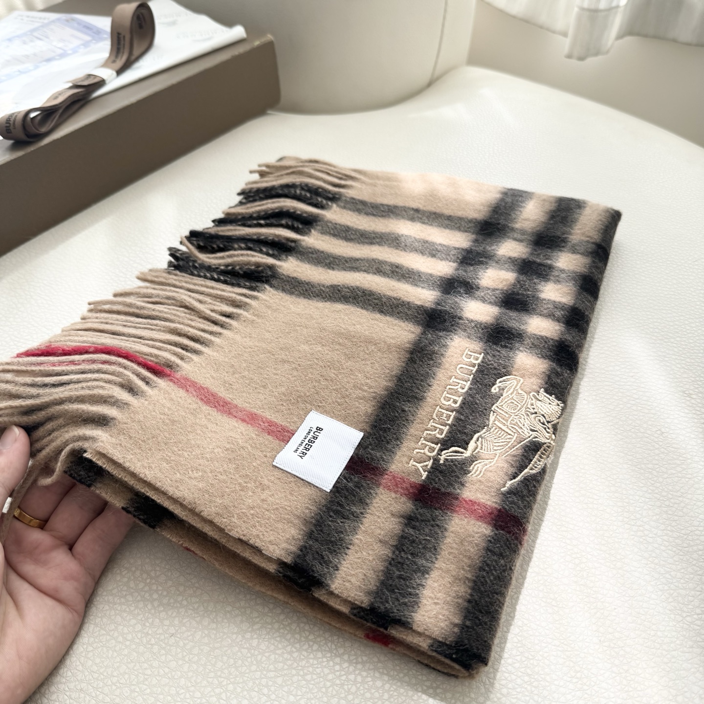  爆款🔺双面羊绒专柜同步 经典设计完美，若隐若现的巴宝利标志，强烈推荐手慢无‼️千万别去专柜买‼️代购就