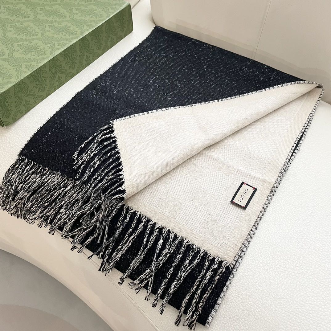   高版本 牛❗️稳稳的“高段位”！！全网最高版本❗️】时髦过冬！！Gucci秋冬新款提花双面围巾！高端