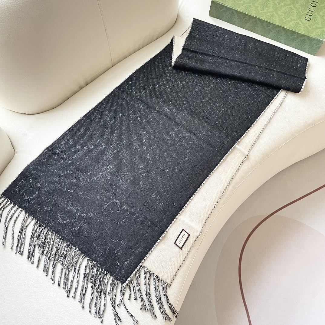   高版本 牛❗️稳稳的“高段位”！！全网最高版本❗️】时髦过冬！！Gucci秋冬新款提花双面围巾！高端