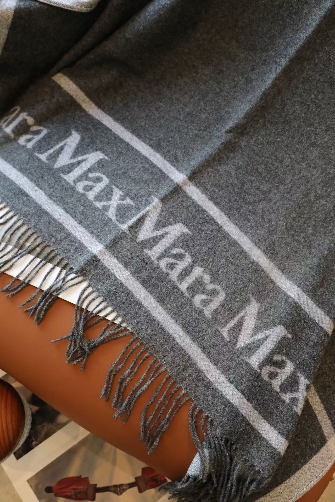  Maxmara臻品推荐，24年最火的斗篷披肩，同步专柜5000➕，秋冬新款！亲妈价格给力推荐！造型功能