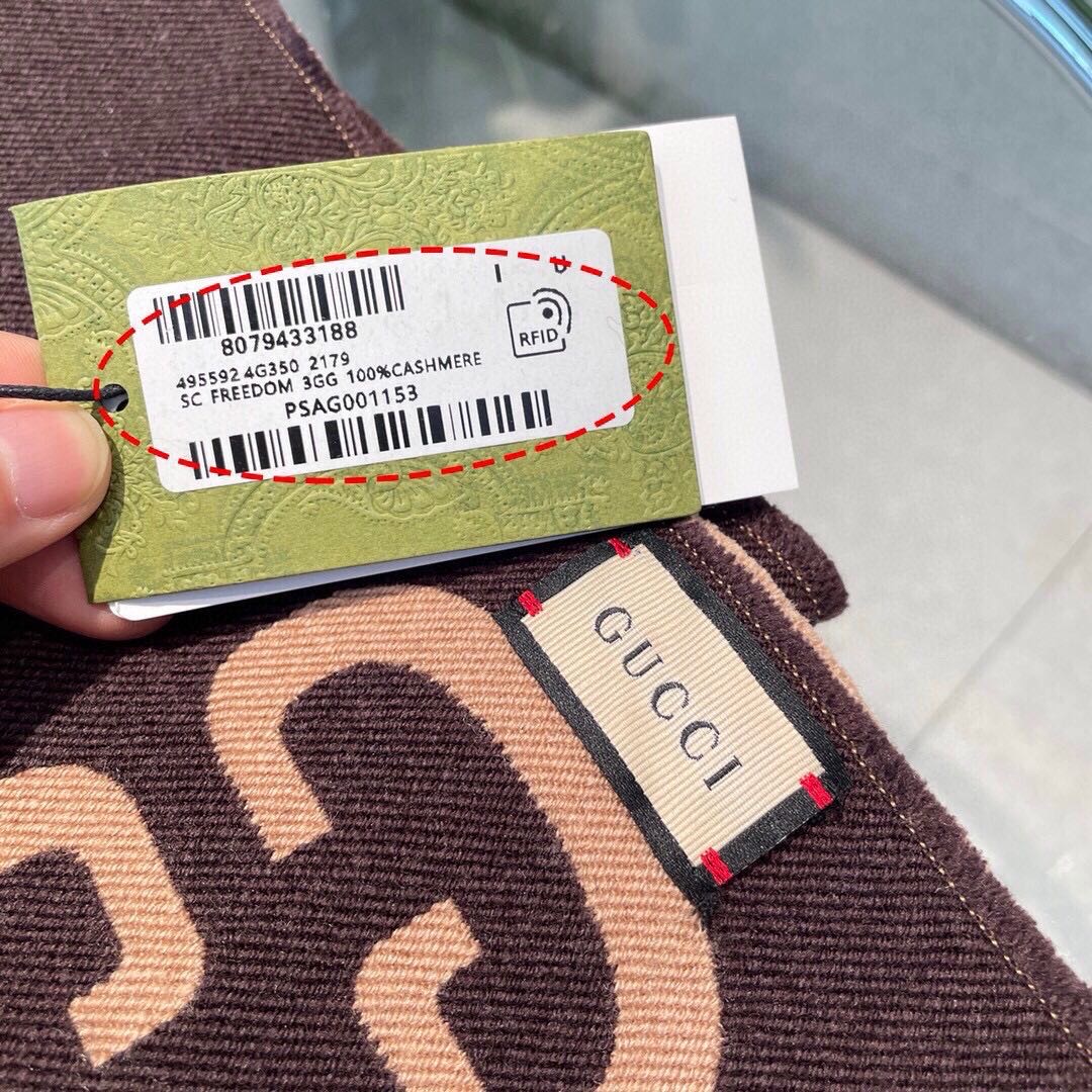  高版本 火爆专柜同步新款 灭世版本来袭，不是不做，只是还没做到极致，顶级版本出货，羊毛真丝围巾，装饰超