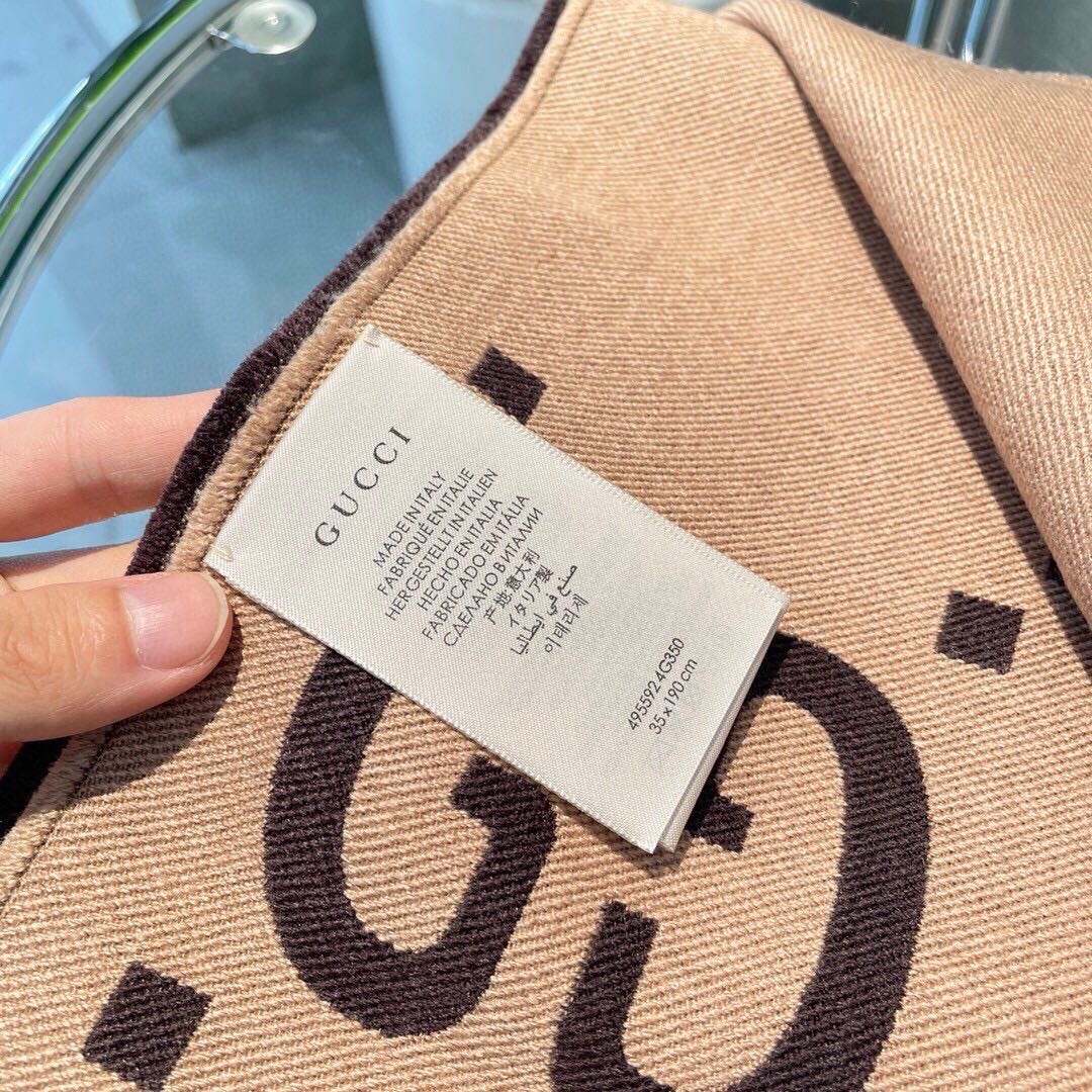  高版本 火爆专柜同步新款 灭世版本来袭，不是不做，只是还没做到极致，顶级版本出货，羊毛真丝围巾，装饰超