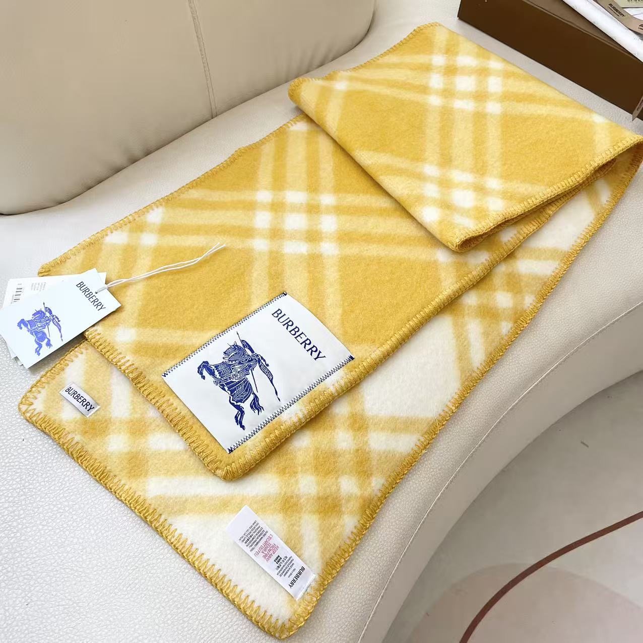 （2025最新版本缩边）
𝐁𝐔𝐑𝐁𝐄𝐑𝐑✓最新配色。 【斜格长巾】
工艺与材质完全与专柜无区别，粗犷耐用