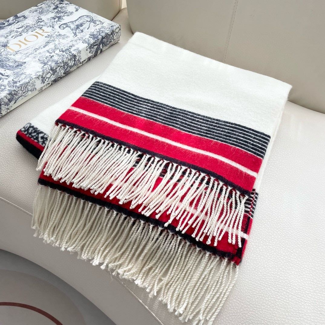 ✨国内最好NO.1❗️~即将火爆代购圈，今年大披肩真的好火爆🔥，因为实物真的很震撼，绝逼好东西👍❗️Di