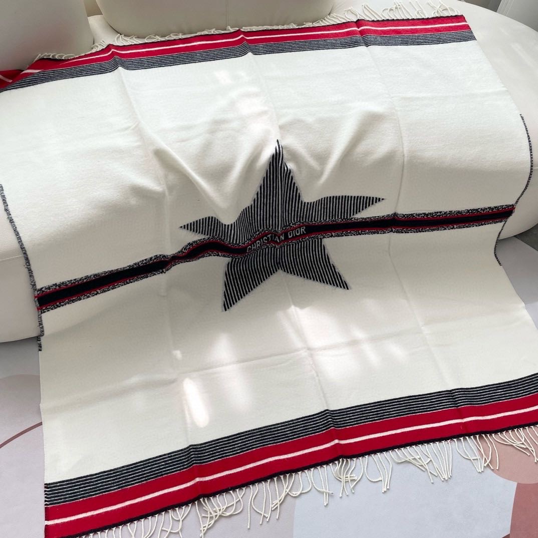 ✨国内最好NO.1❗️~即将火爆代购圈，今年大披肩真的好火爆🔥，因为实物真的很震撼，绝逼好东西👍❗️Di