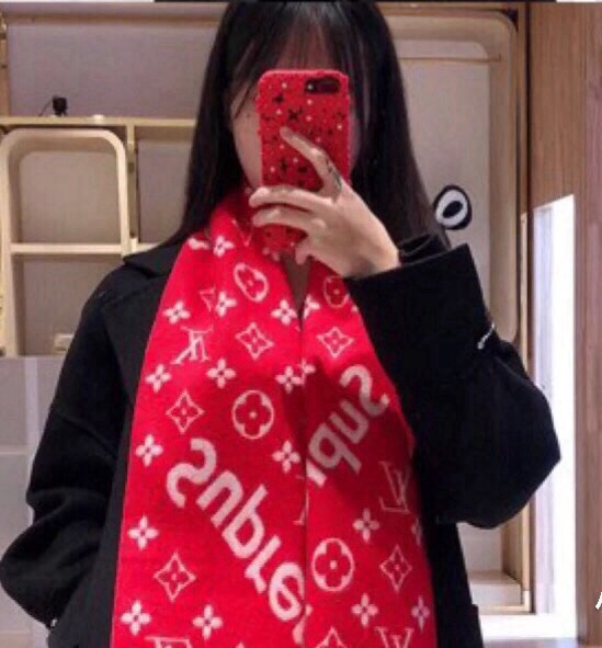 Louis Vuitton 最好的Su 软糯【LV Su LV联名围巾】 红透了半边天 达人标配 ~‼ 最好的品质‼ 软糯细腻‼ 90%羊毛