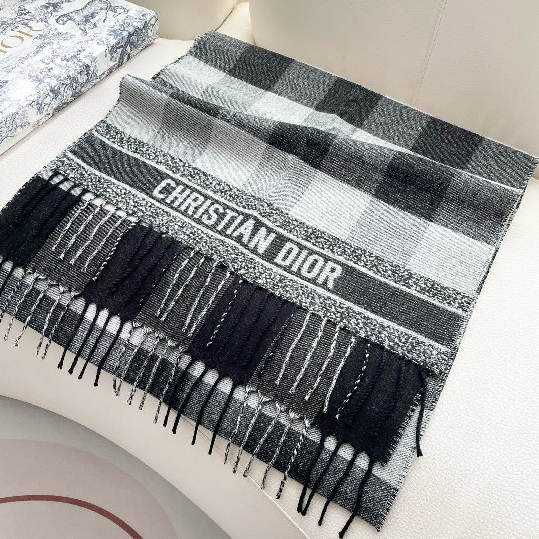 Dior 迪奥（Dior） dd围巾 款永远不会过时 而且超百搭