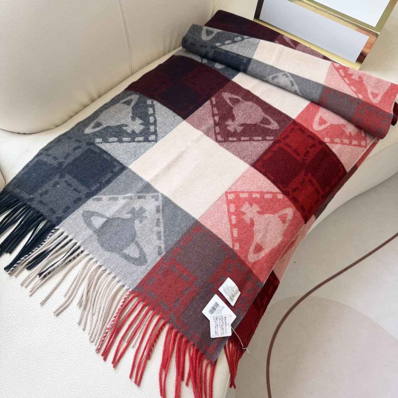 🆕𝐕𝐢𝐯𝐢𝐞𝐧𝐧𝐞 𝐖𝐞𝐬𝐭𝐰𝐨𝐨𝐝🪐✨经典大土星围巾 vivienne westwood西太后土星 英