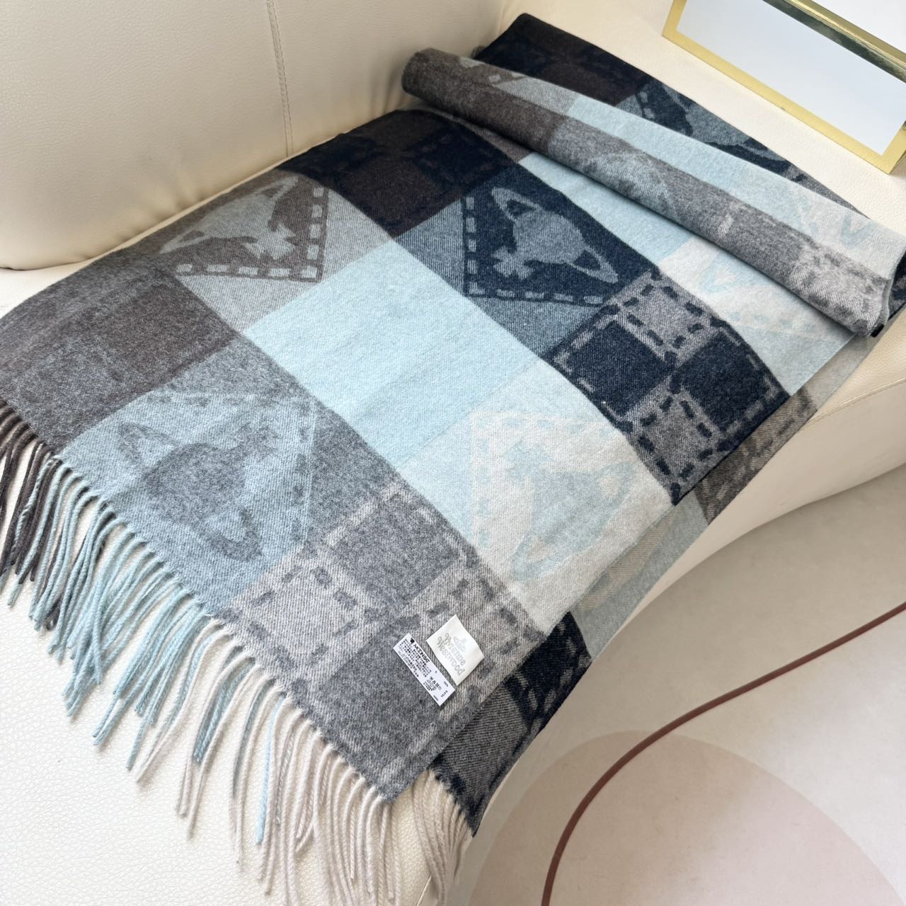 🆕𝐕𝐢𝐯𝐢𝐞𝐧𝐧𝐞 𝐖𝐞𝐬𝐭𝐰𝐨𝐨𝐝🪐✨经典大土星围巾 vivienne westwood西太后土星 英